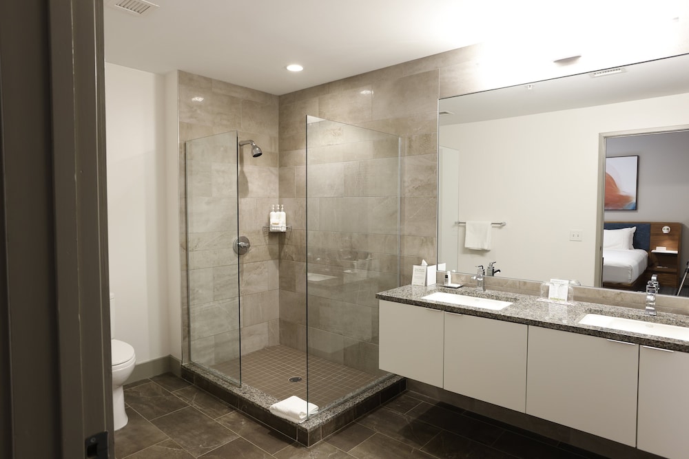 Suite, 1 Twin Bed (The Schofield) photo 2