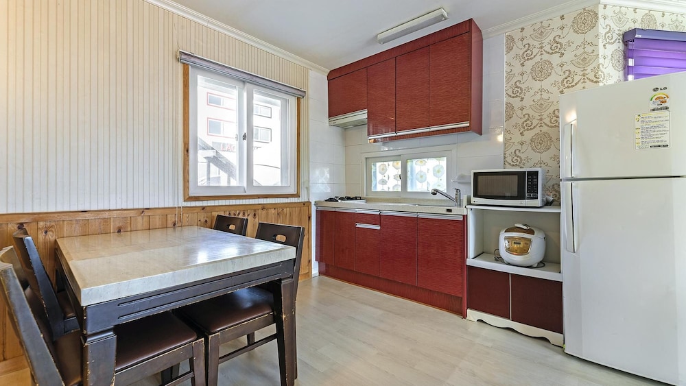 Basic Room, 2 Bedrooms (badaebichindal) photo 2