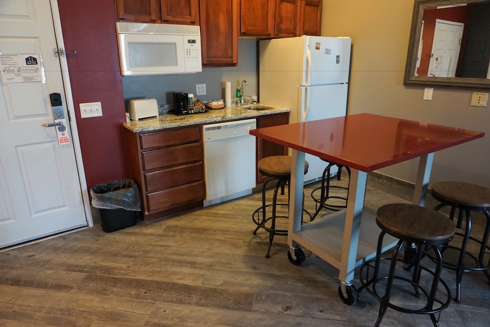 Suite, 1 Bedroom, Non Smoking - Photo 2
