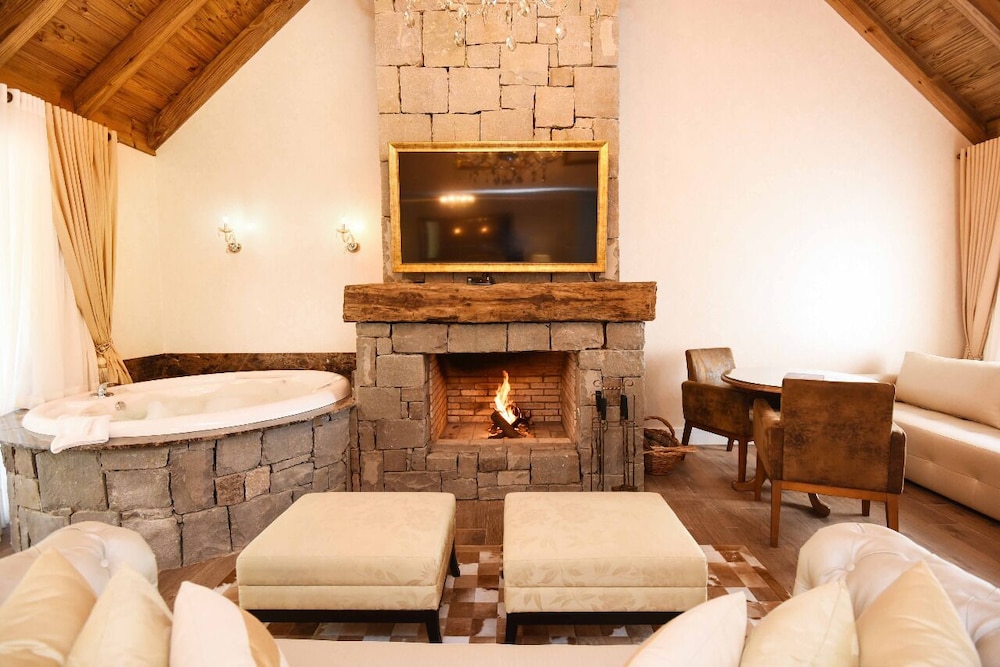Grand Master Chalet