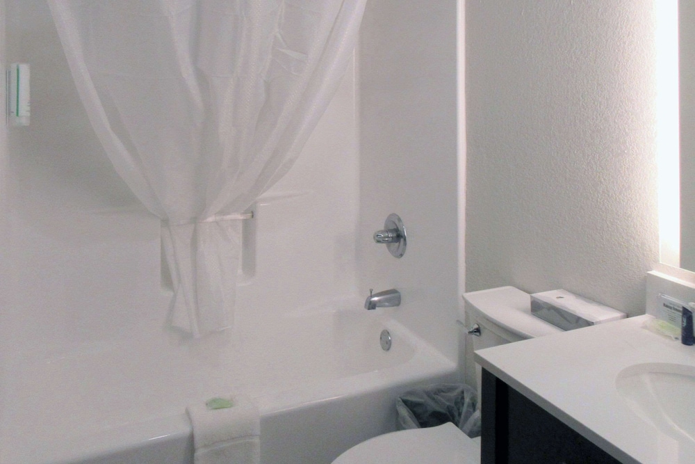 Room, 1 King Bed, Accessible, Non Smoking - Photo 3