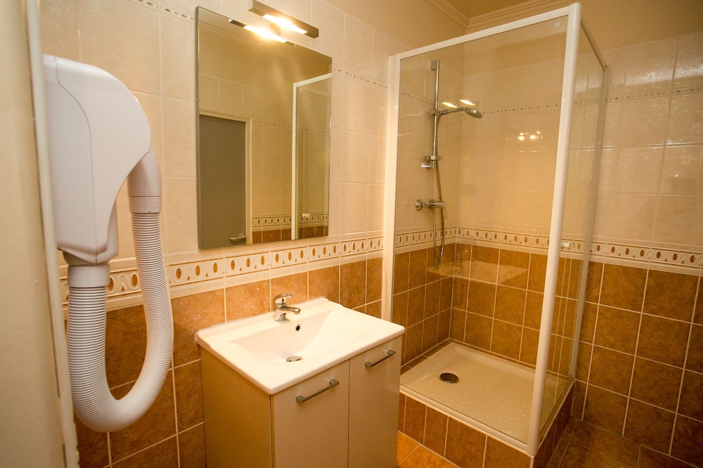 Standard Twin Room, 2 Twin Beds photo 2