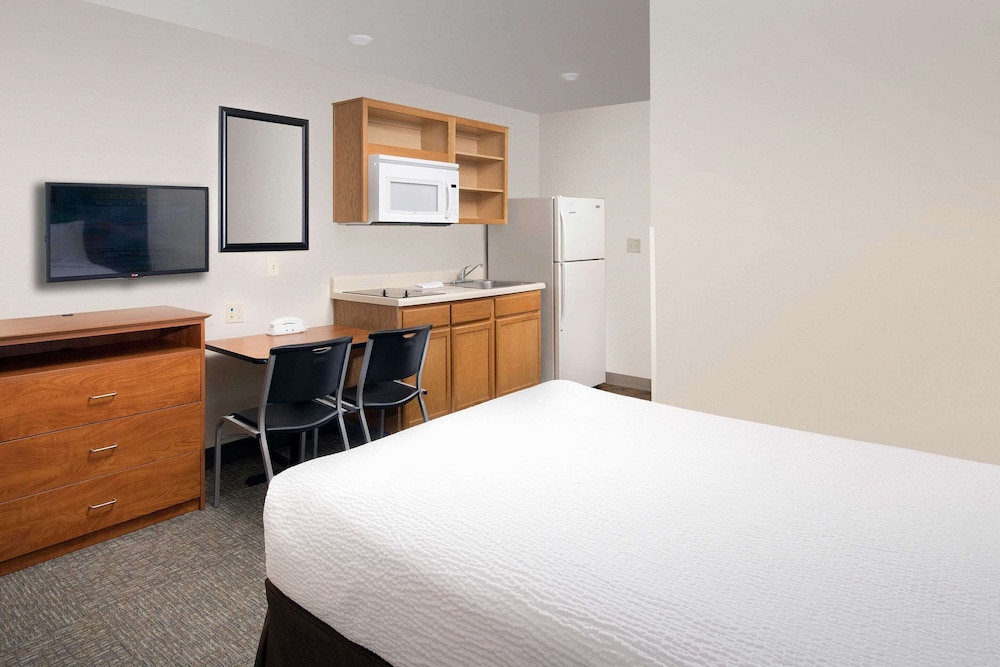 Room, 1 King Bed, Non Smoking photo 2