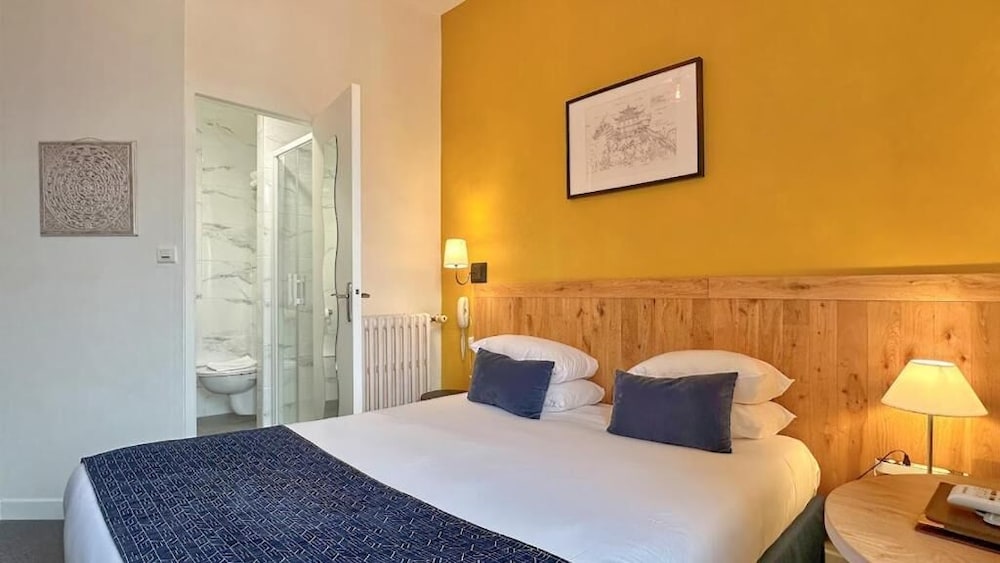 Classic Double Room, City View