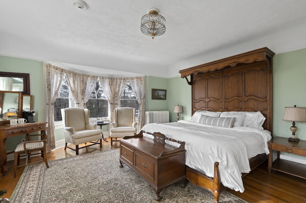 Mansion Room 6 photo 3