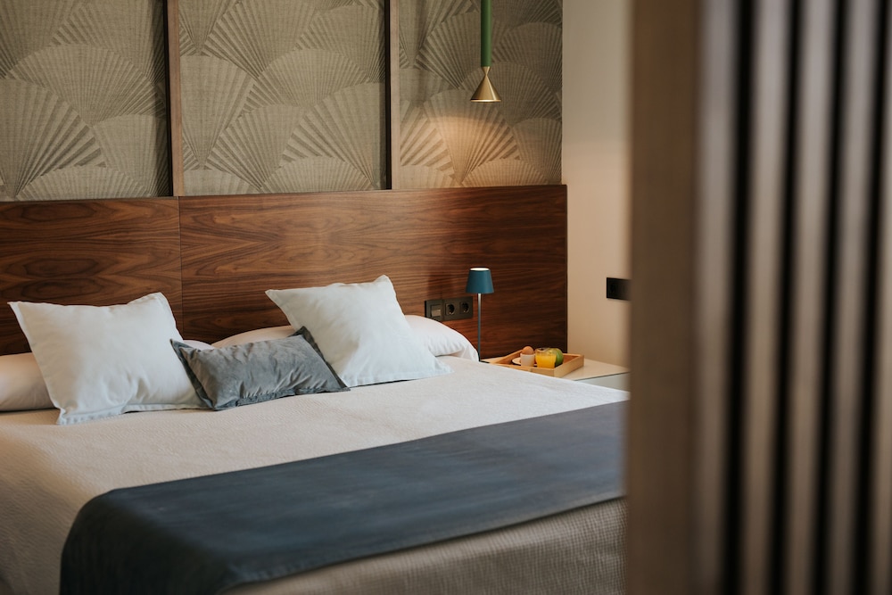 Junior Suite, 1 Queen Bed with Sofa bed, Sea View