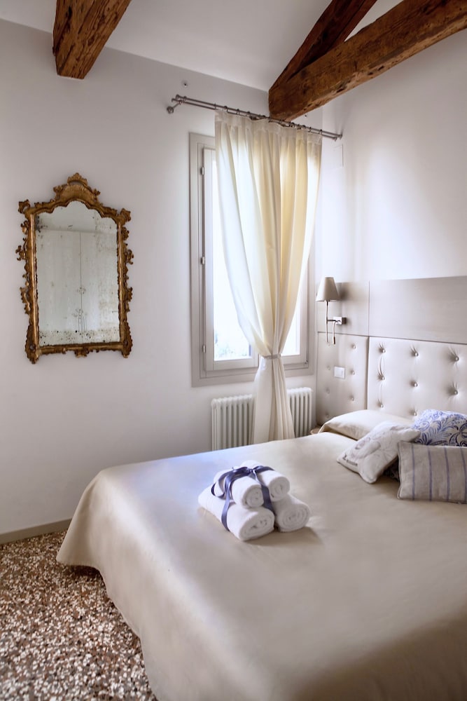 Classic Double or Twin Room photo 3