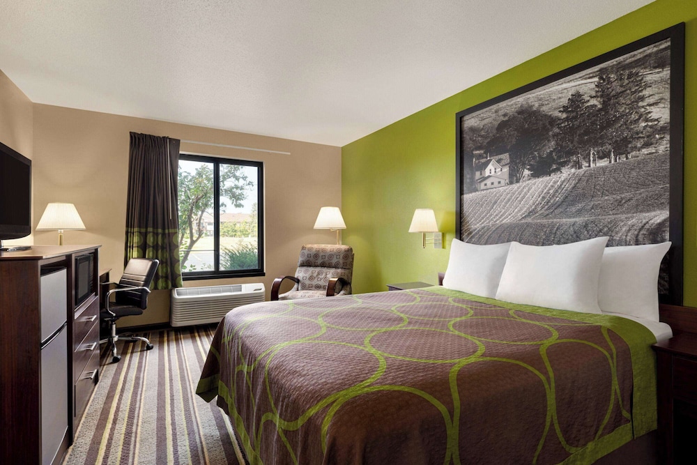Standard Room, 1 Queen Bed - Photo 1