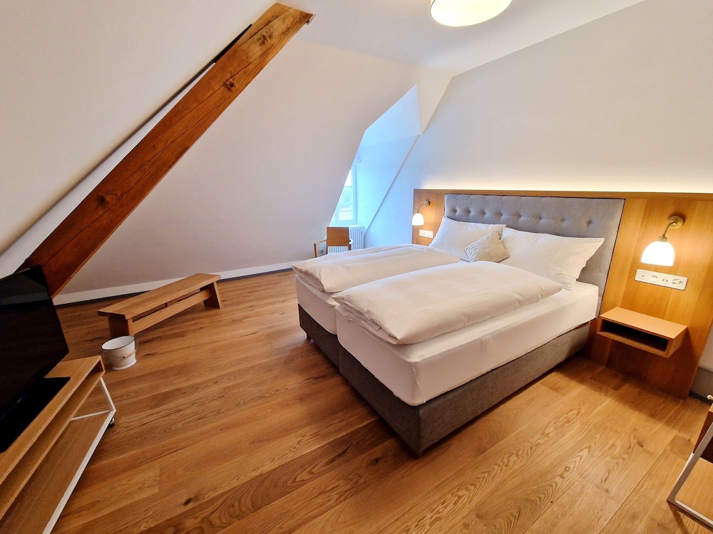 Superior King Size - Photo 1