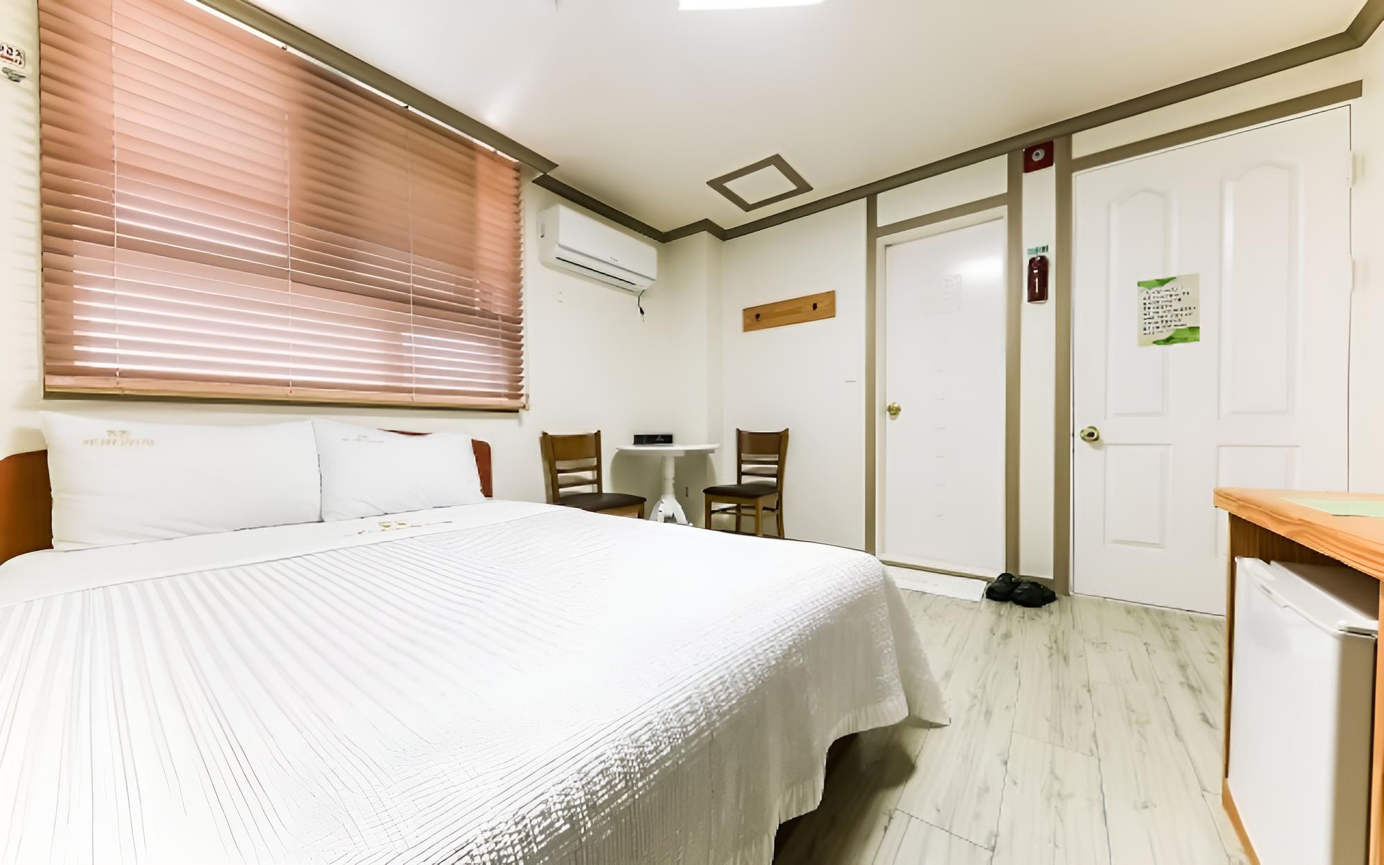 Room (Standard Room)