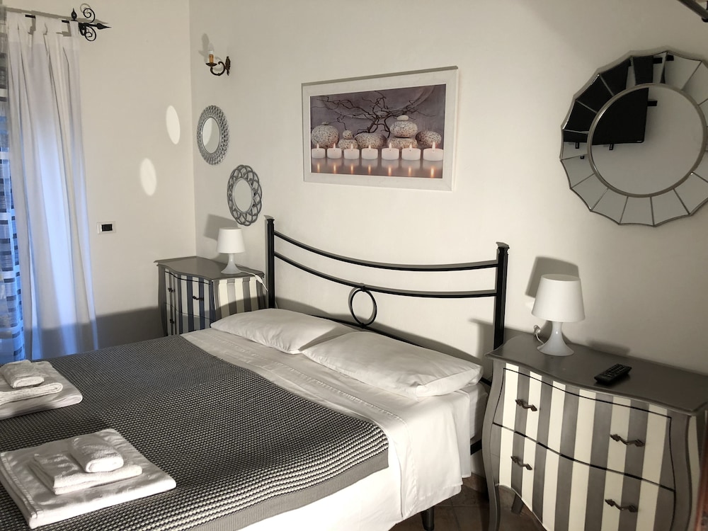 Standard Double Room, Garden View
