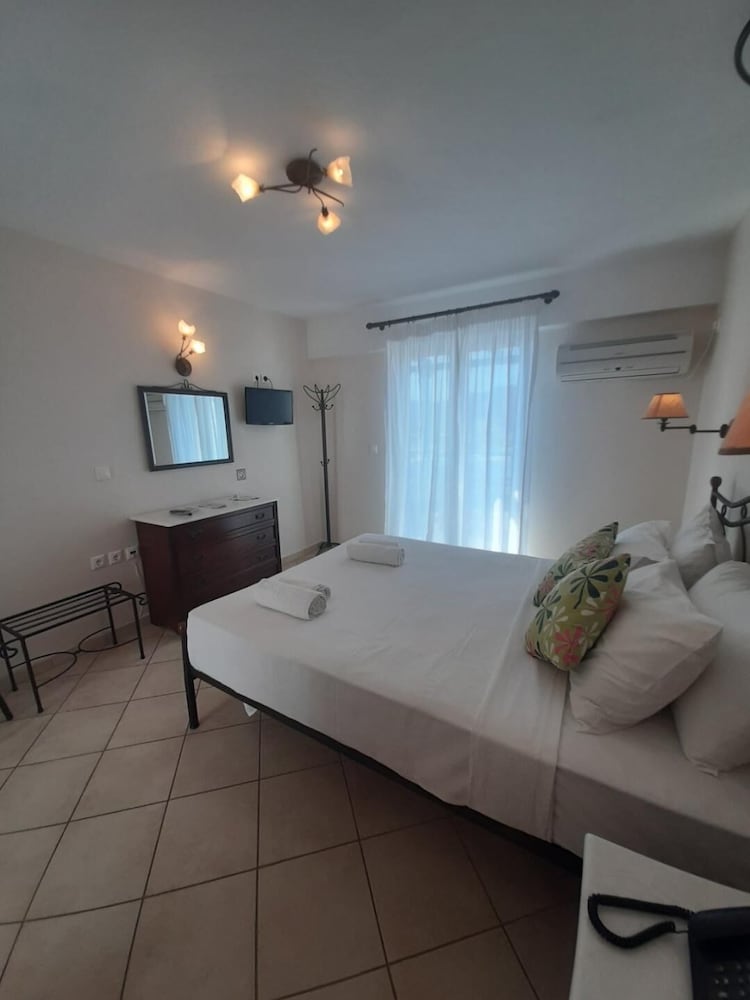 Economy Double or Twin Room photo 3