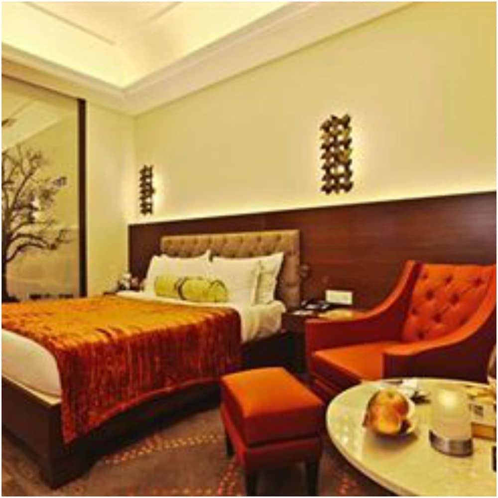 Business Suite photo 1