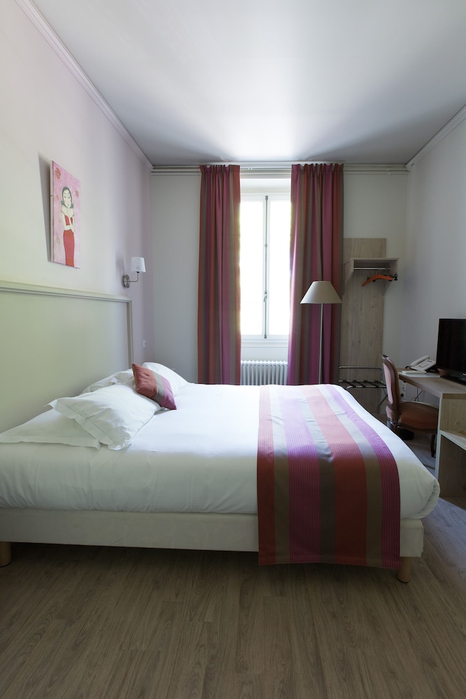 Standard Double Room photo 3