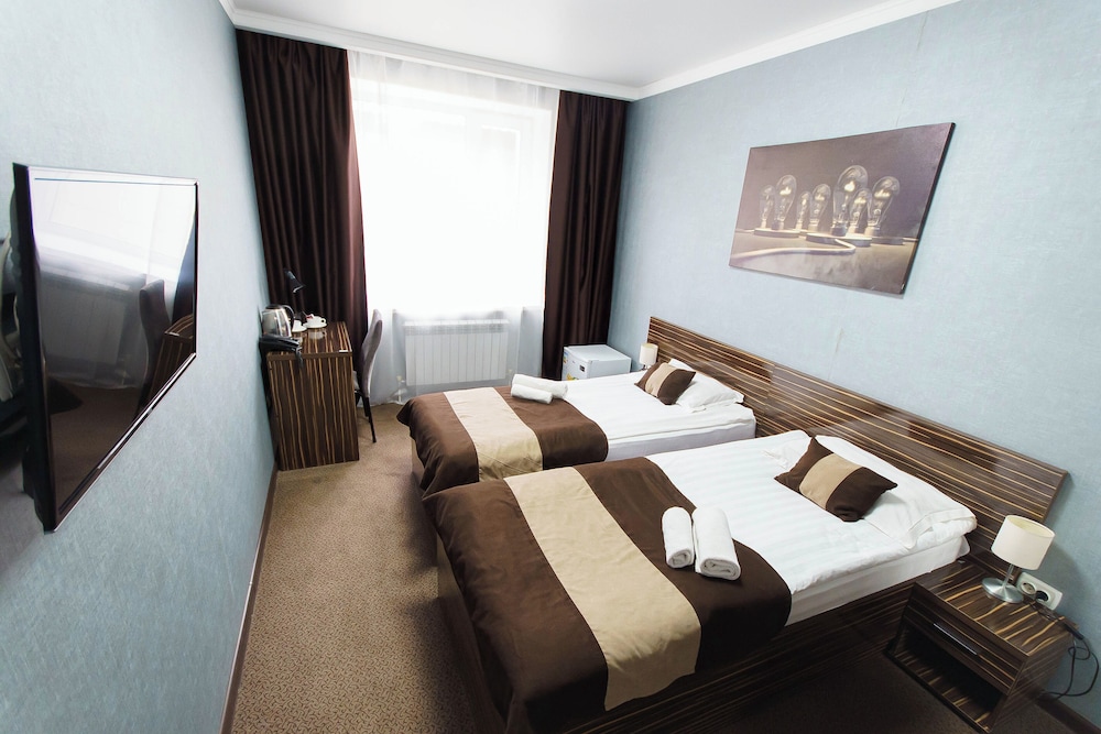 Standard Twin Room - Photo 1