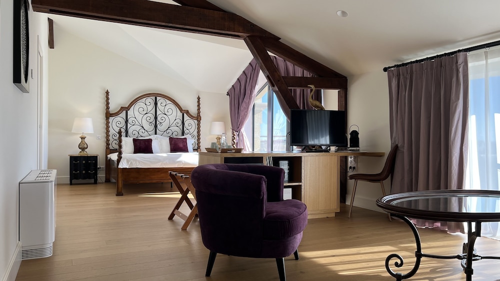 Deluxe Double Room, 1 King Bed photo 1