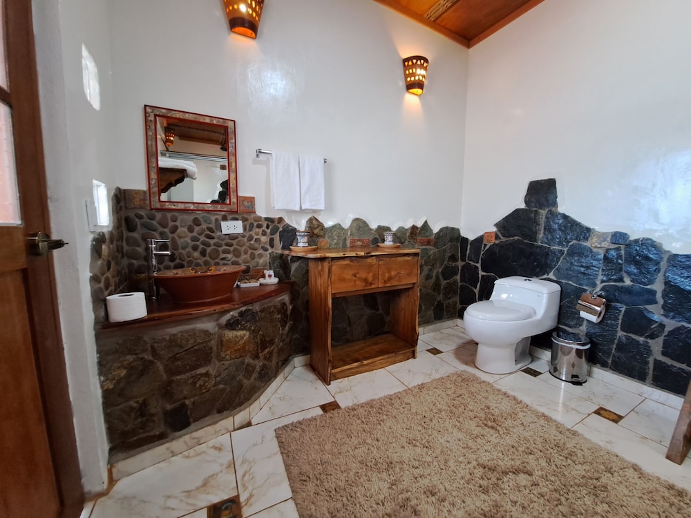Royal Suite, 1 King Bed, Jetted Tub, Mountain View photo 3