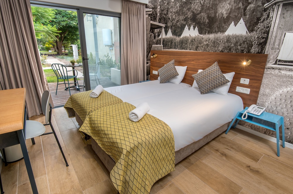 Deluxe Room, Garden View photo 2