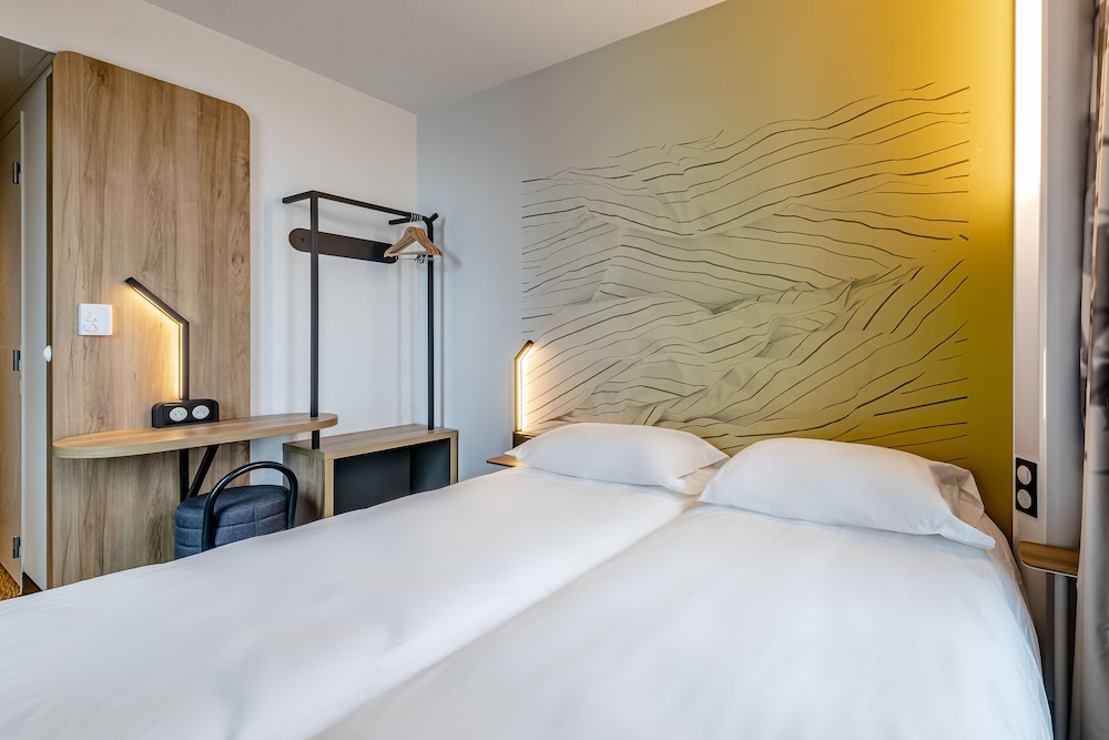 Twin Room - Photo 10