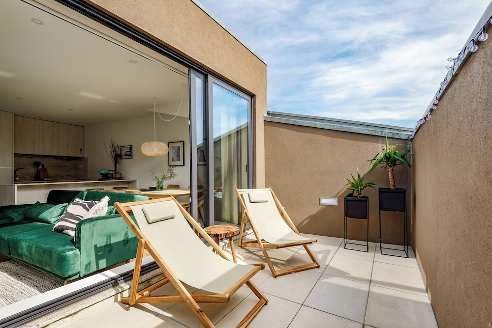 Apartment (2 Bedrooms)