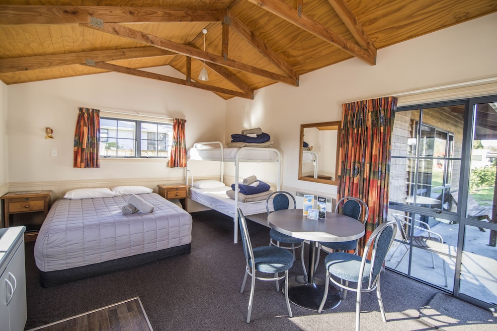 Family Cabin - Large (Studio) - Photo 6