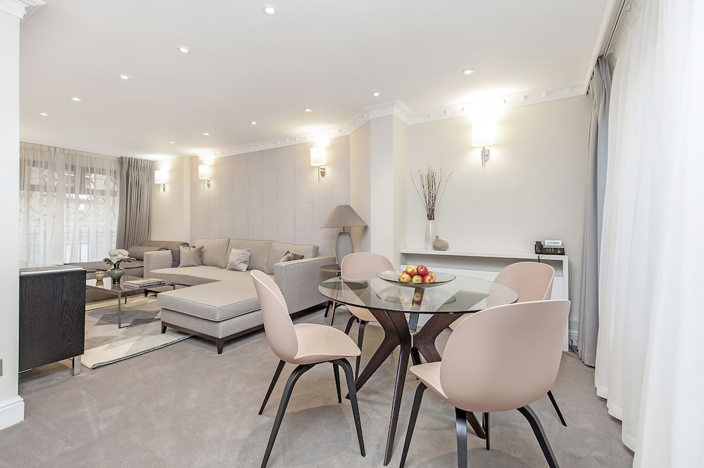 Signature Apartment, 1 Bedroom photo 2