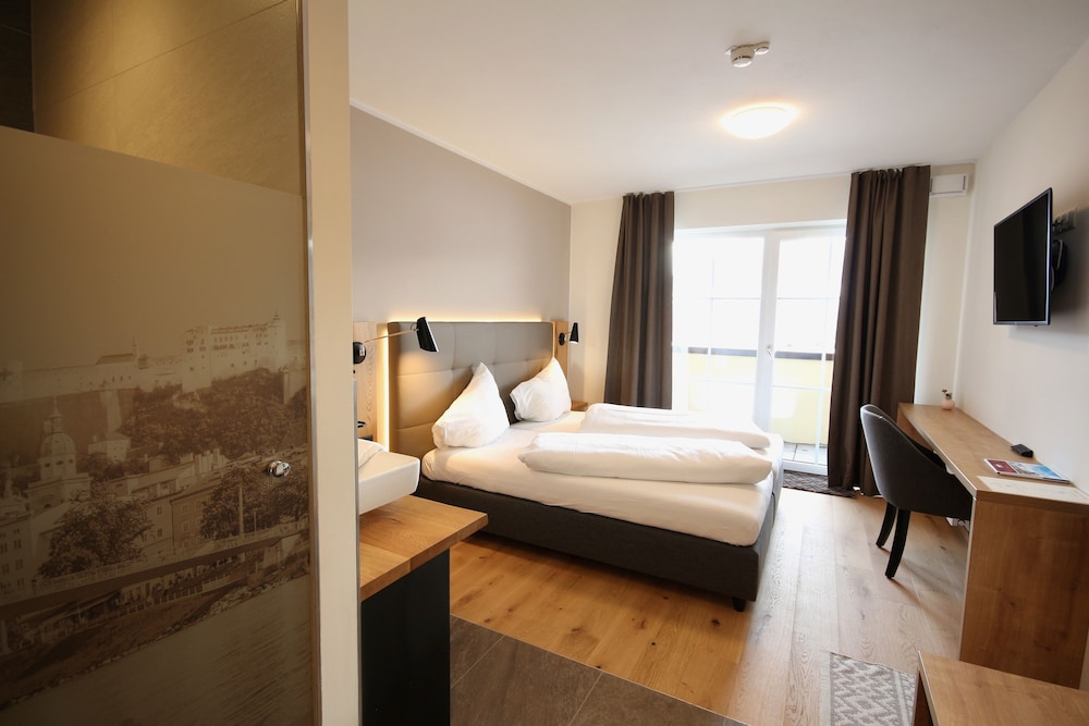 Economy Plus Room (partially with Balcony) photo 3