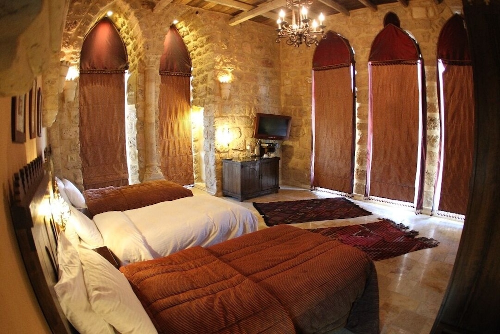 Grand Room, 2 Bedrooms photo 1
