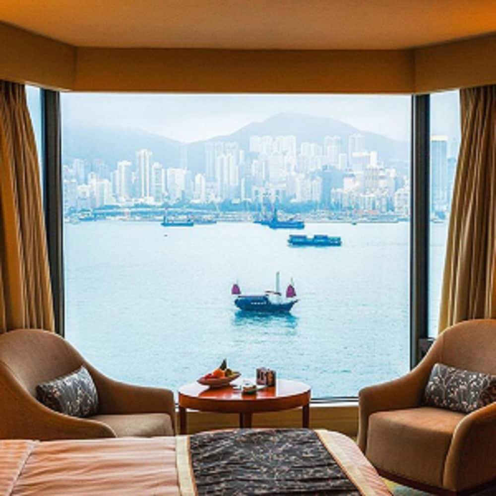 Horizon Club Deluxe Harbour View King Room with Club Lounge Access