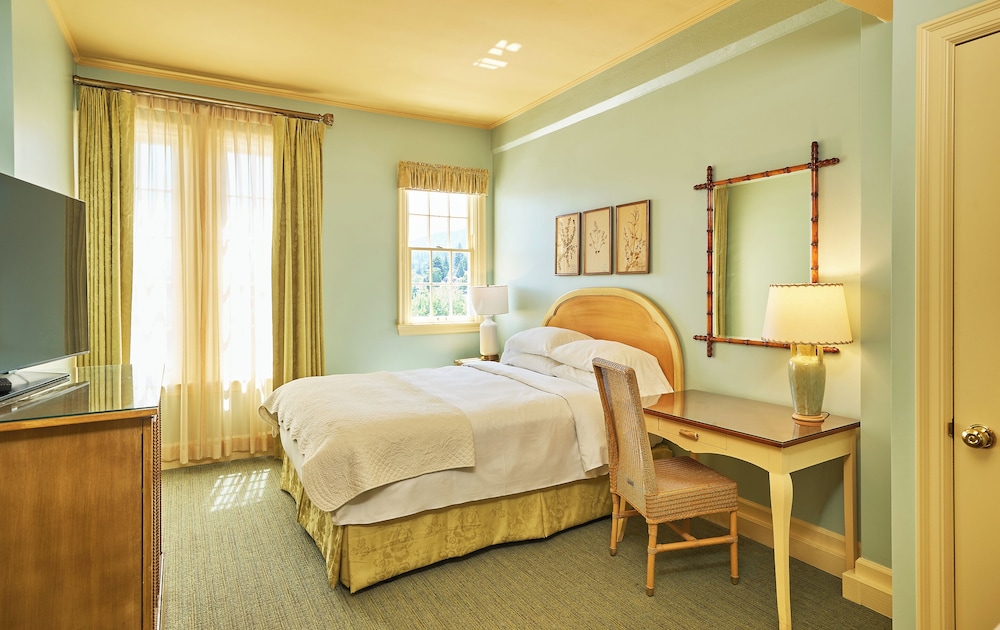 Deluxe Room, 1 Queen Bed, City View photo 3