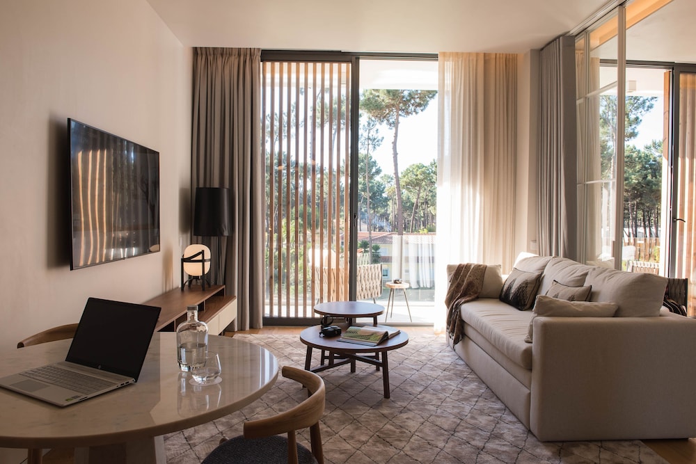 Suite - Photo 2