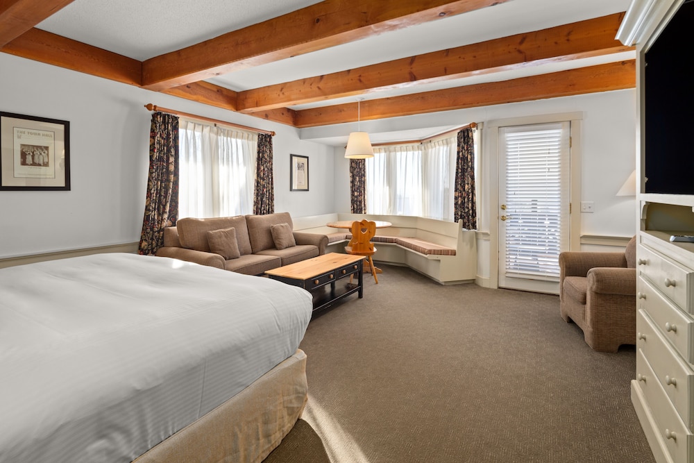 Pinnacle King Room photo 1