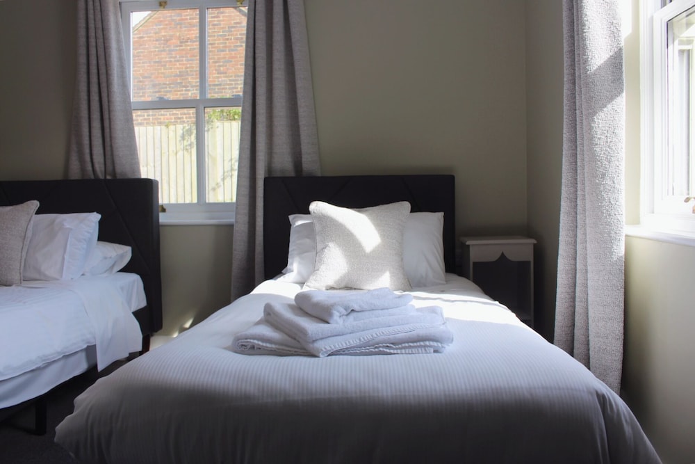 Standard Twin Room (Room 1) photo 2