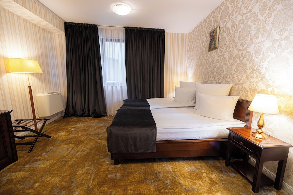 Basic Double or Twin Room