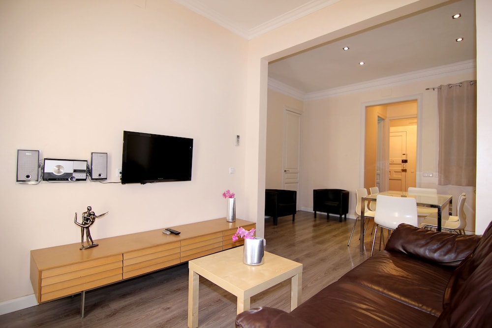 Apartamento, 3 habitaciones, Balcón (1-1)