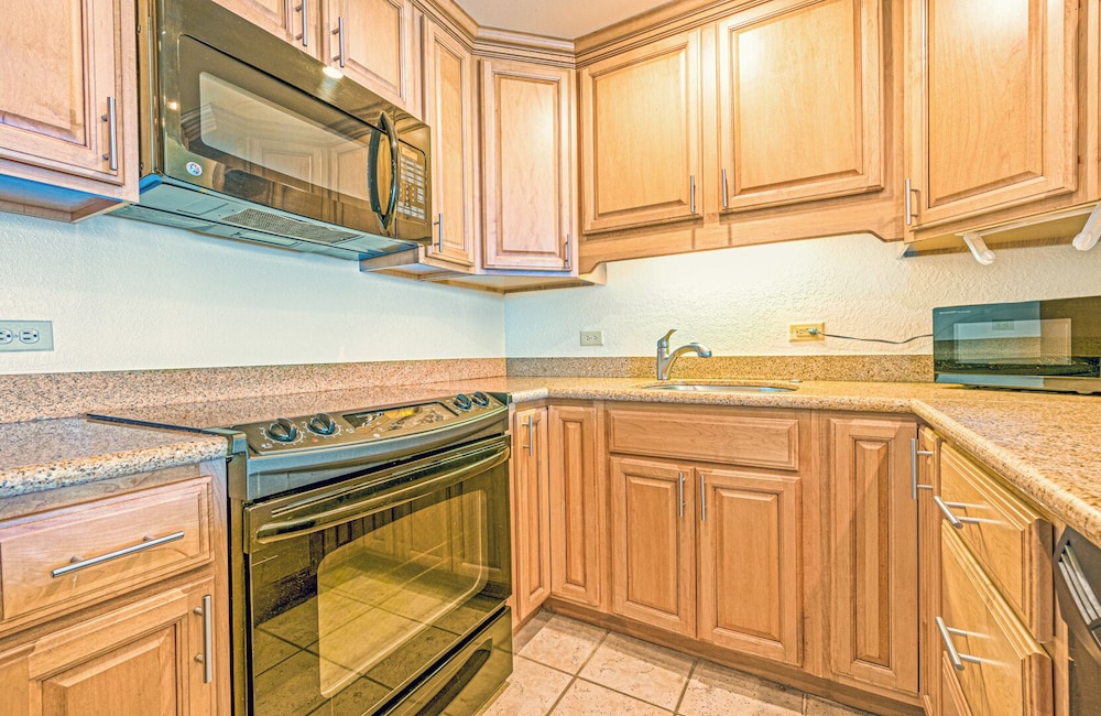 Condo (2 Bedrooms) photo 2