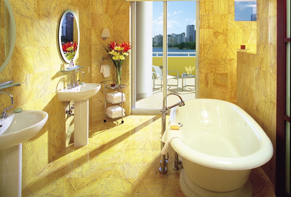Premier Suite, 2 Bedrooms (Bay View) photo 3