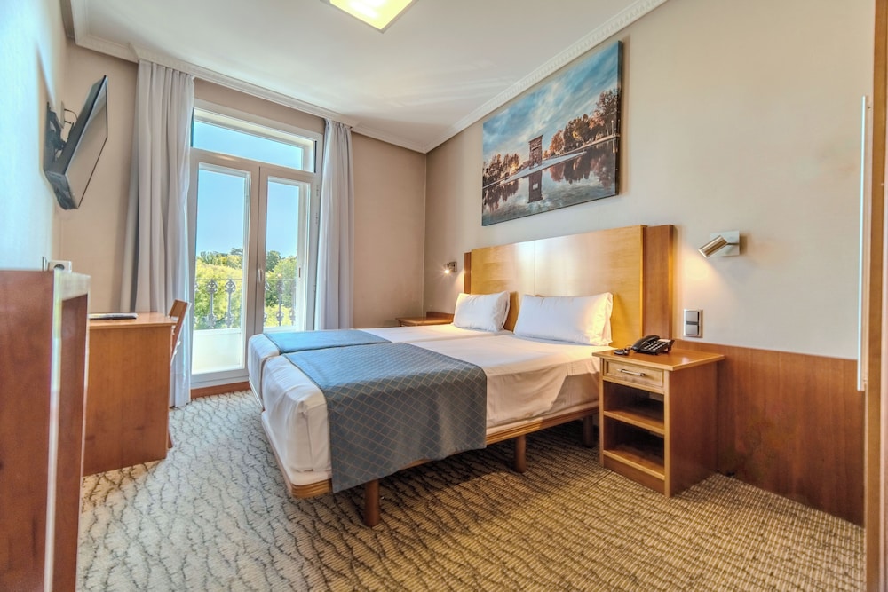 Standard Double Room - Photo 3