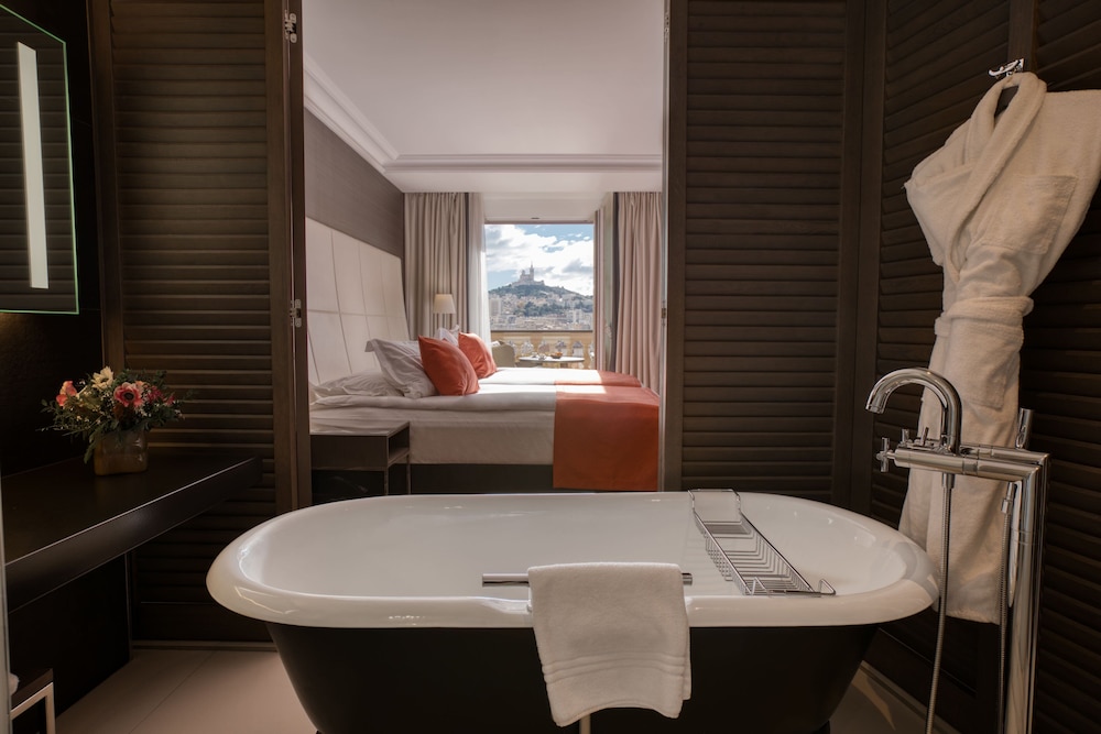 Classic Room, 2 Twin Beds, Terrace, Harbor View - Photo 1