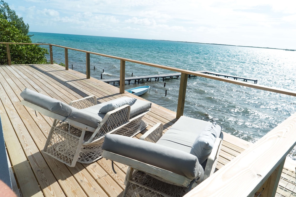 Oceanfront Cabana photo 3