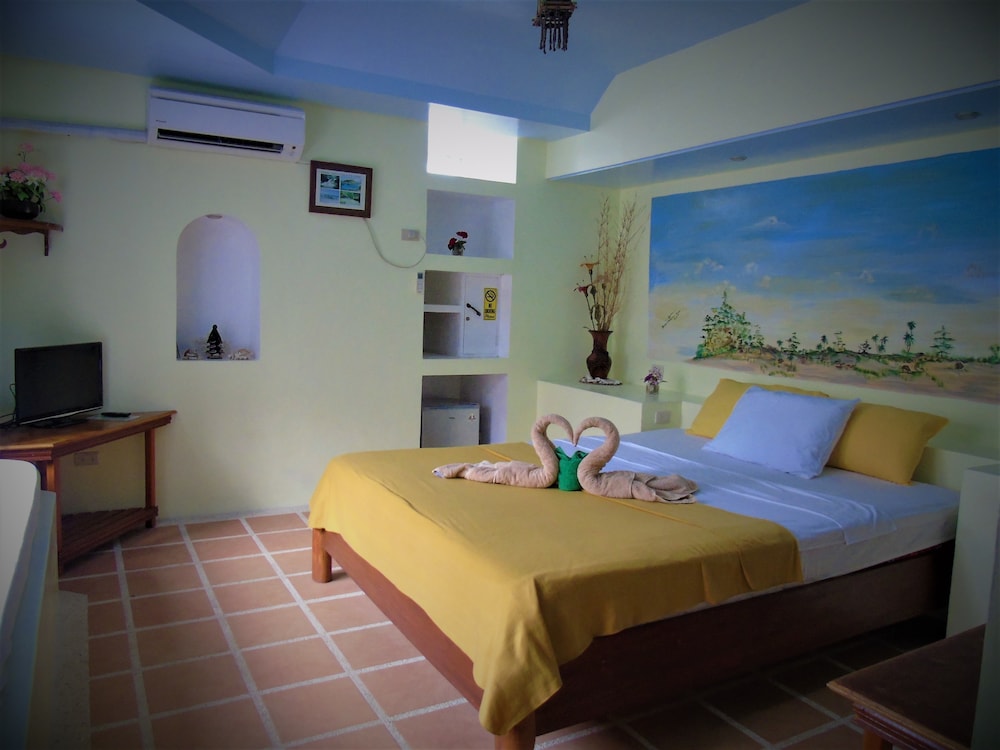 Deluxe Room, 1 King Bed photo 1