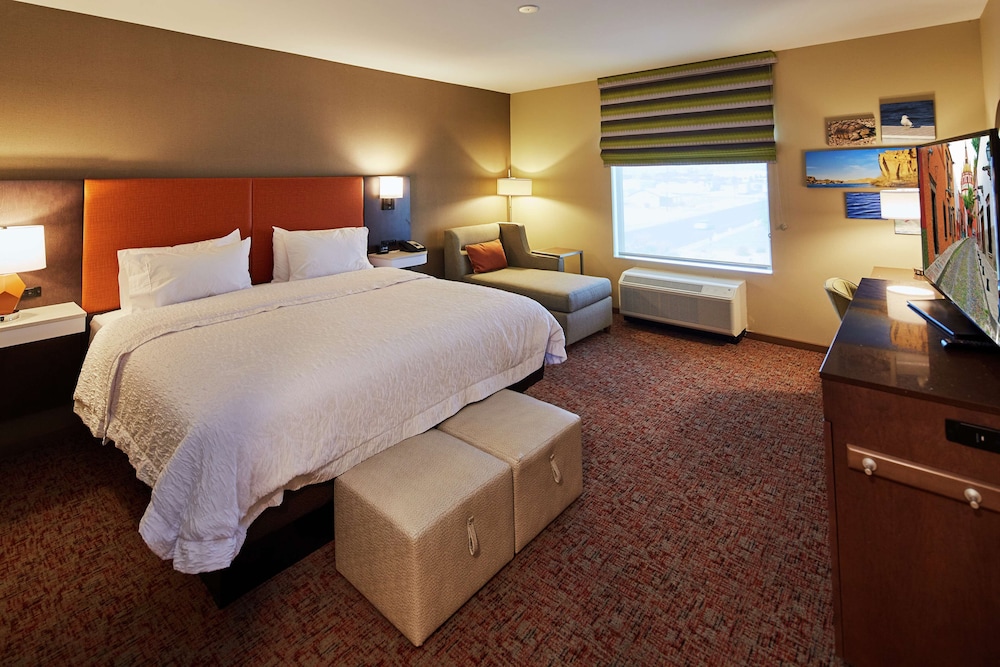 Room, 1 King Bed, Accessible, Bathtub photo 1