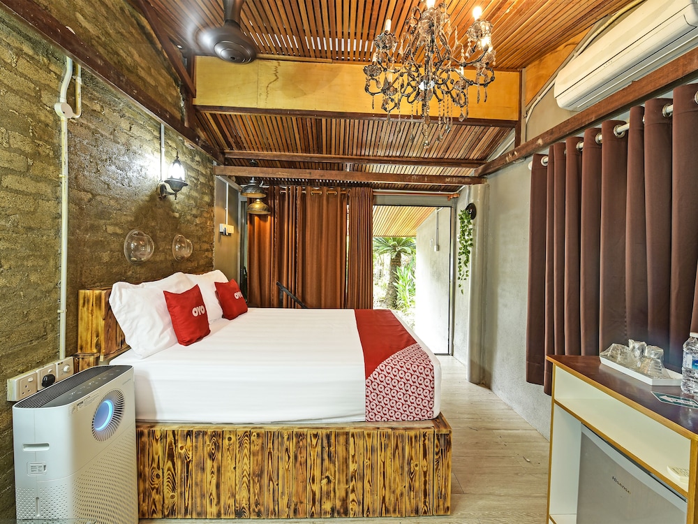 Deluxe Double Room, 1 Queen Bed photo 2