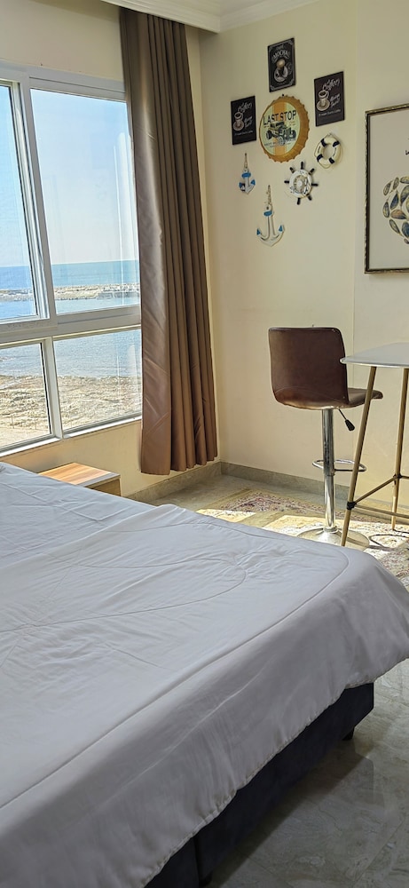 Single Room, Sea View
