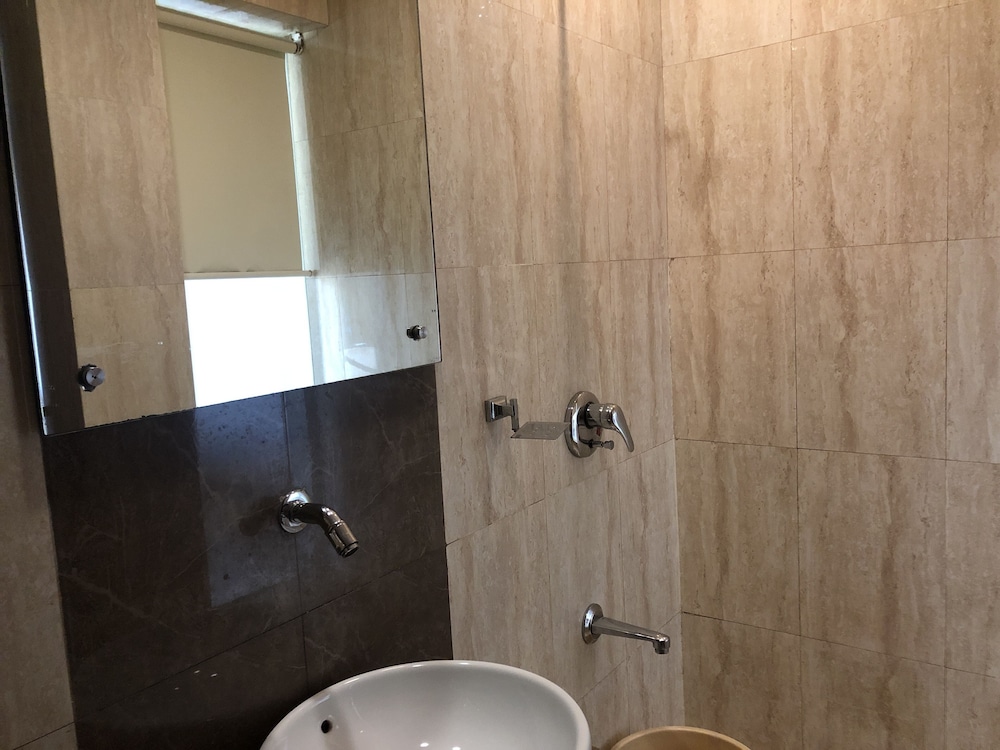 Premium Double Room, 2 Twin Beds, City View photo 3