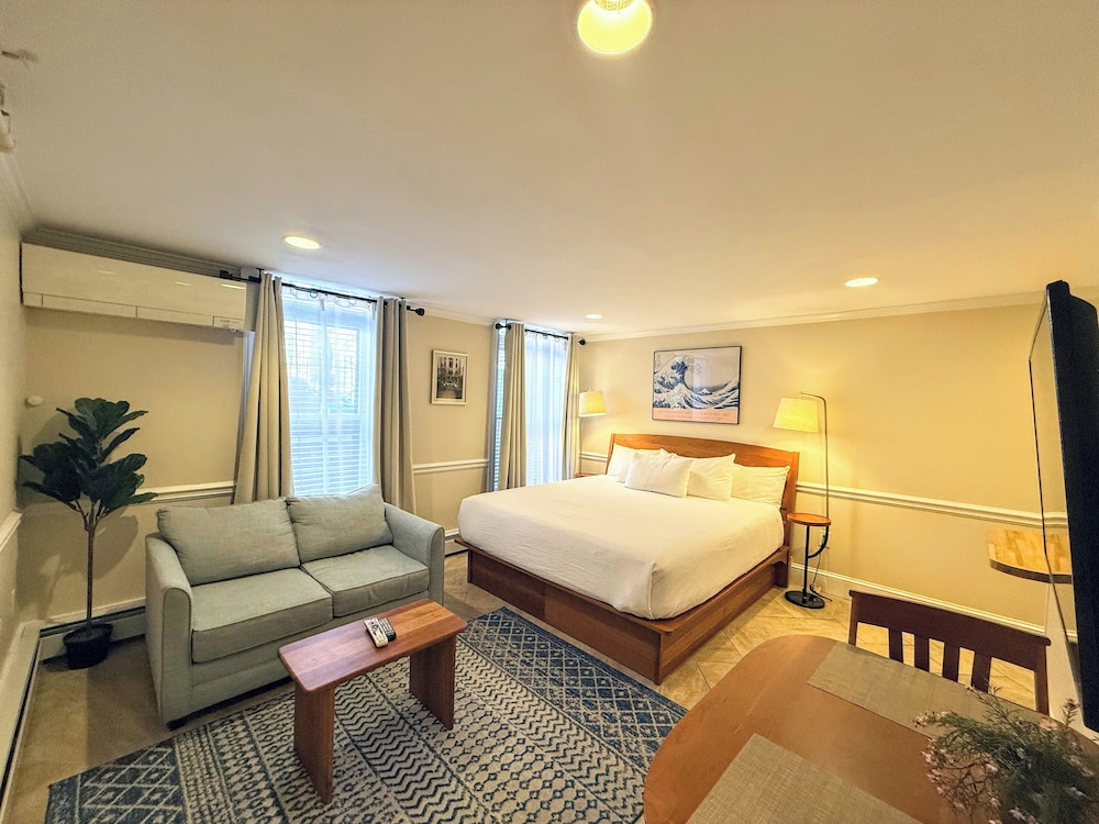 Superior Studio, 1 King Bed with Sofa bed, Kitchen