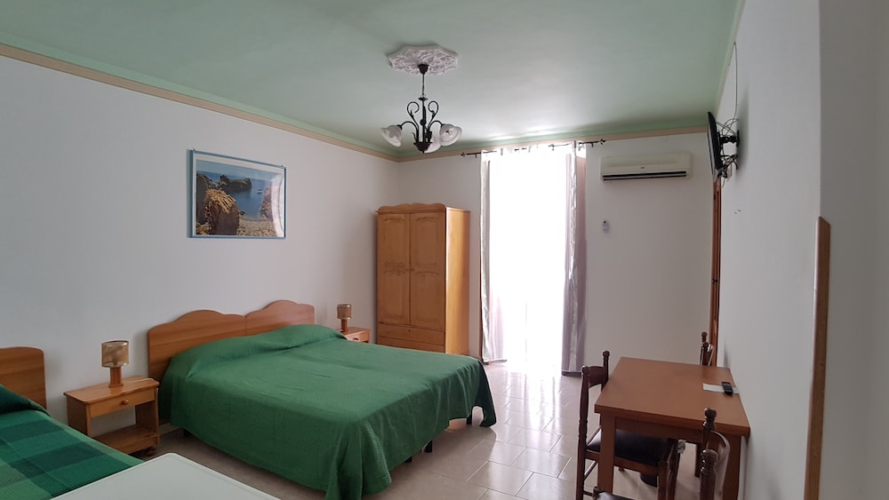 Classic Studio, 1 Bedroom, Tower (Balcony)