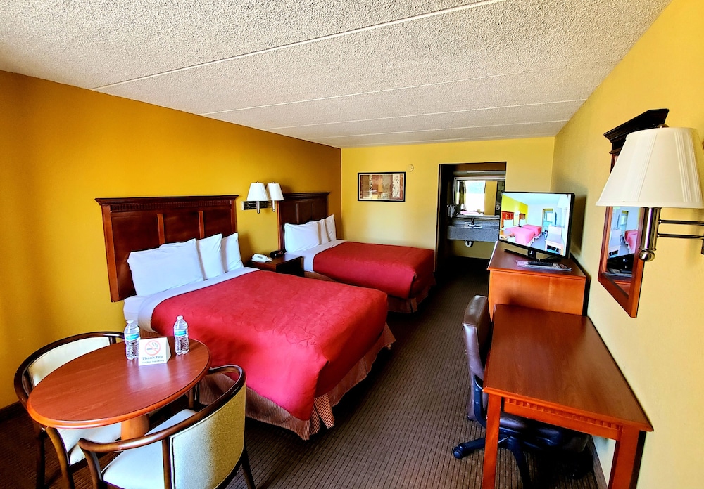 Standard Room, 2 Double Beds, Non Smoking photo 1
