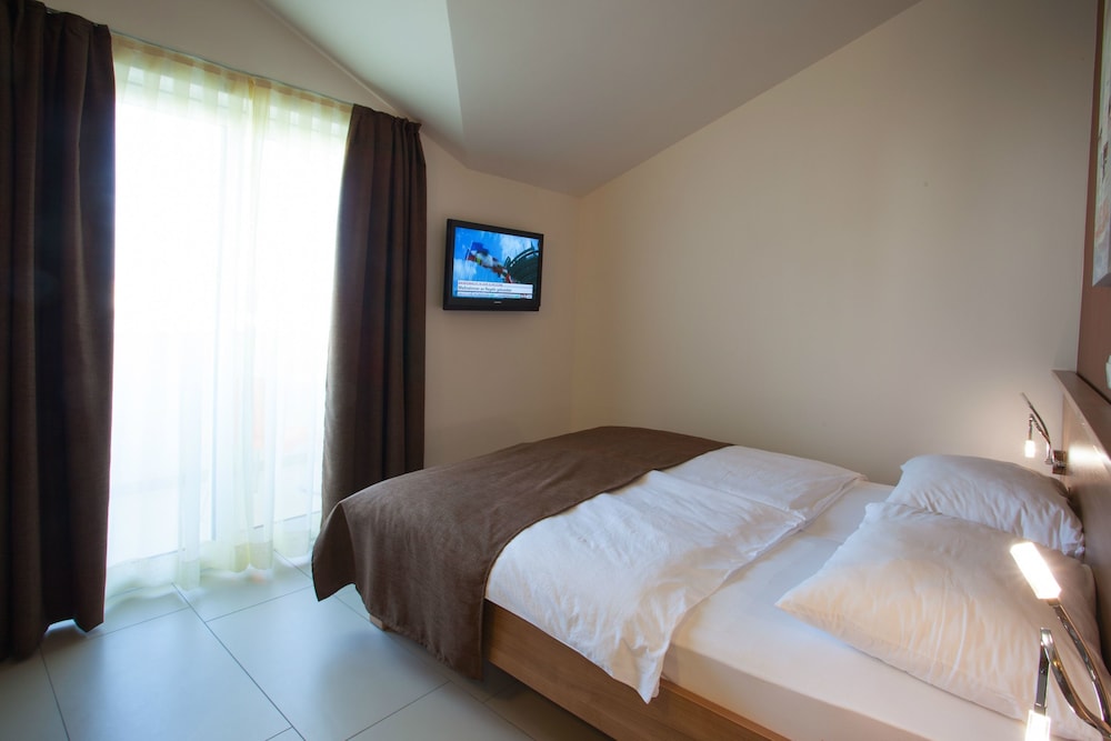 Standard Double Room, Balcony photo 3