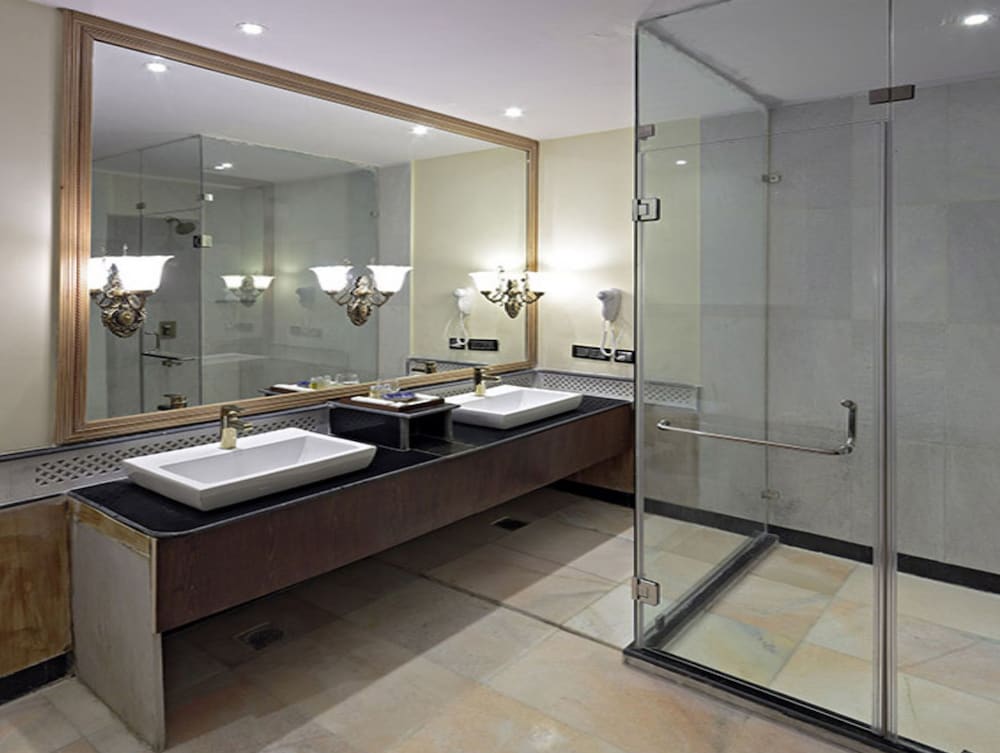 Suite, 1 Bedroom photo 2